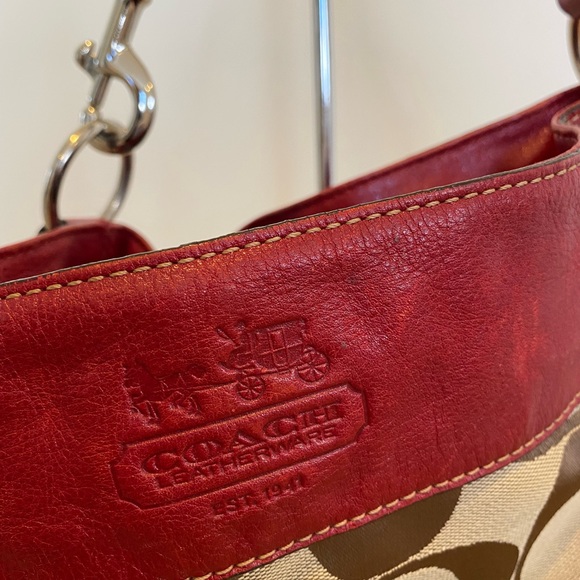 Signature Coach bag with red leather trim. - Picture 4 of 4